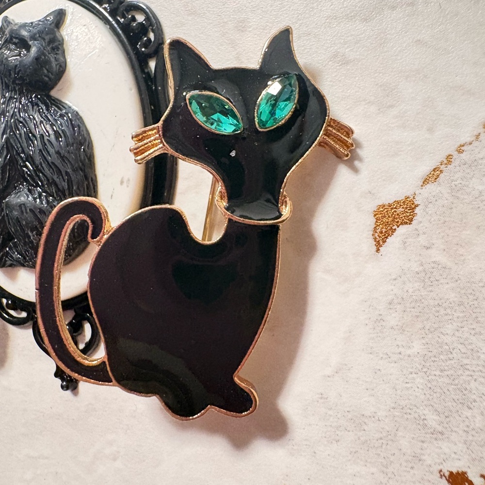 Black Cat Cameo Brooch and pendant — Enameled Cat trio brooch Pin - Picture 2 of 6